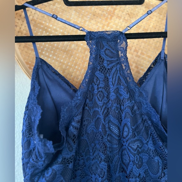 Navy Blue Lace Bodycon Dress - Picture 5 of 7